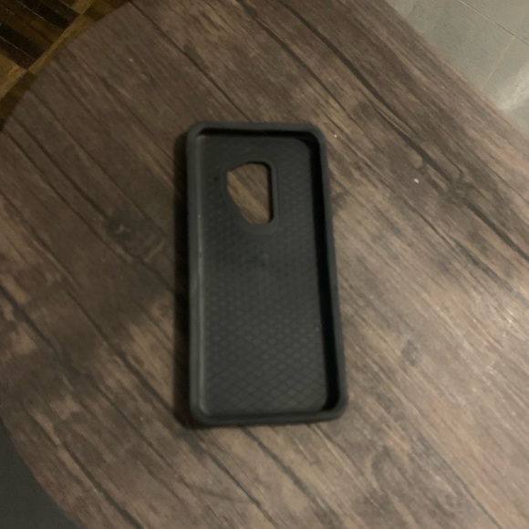 Utterbox super strong army case - Picture 2 of 2